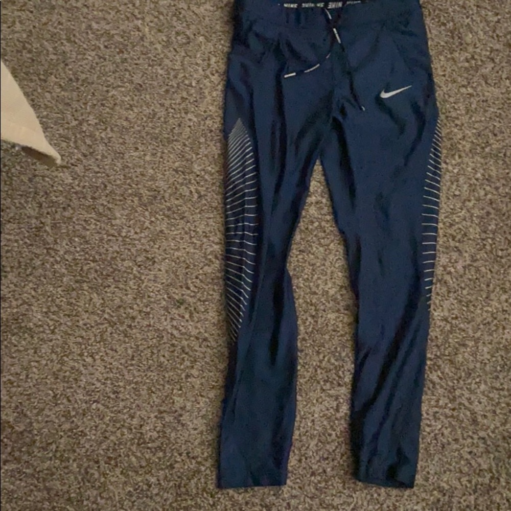 Women’s Nike Running Leggings w/Pockets